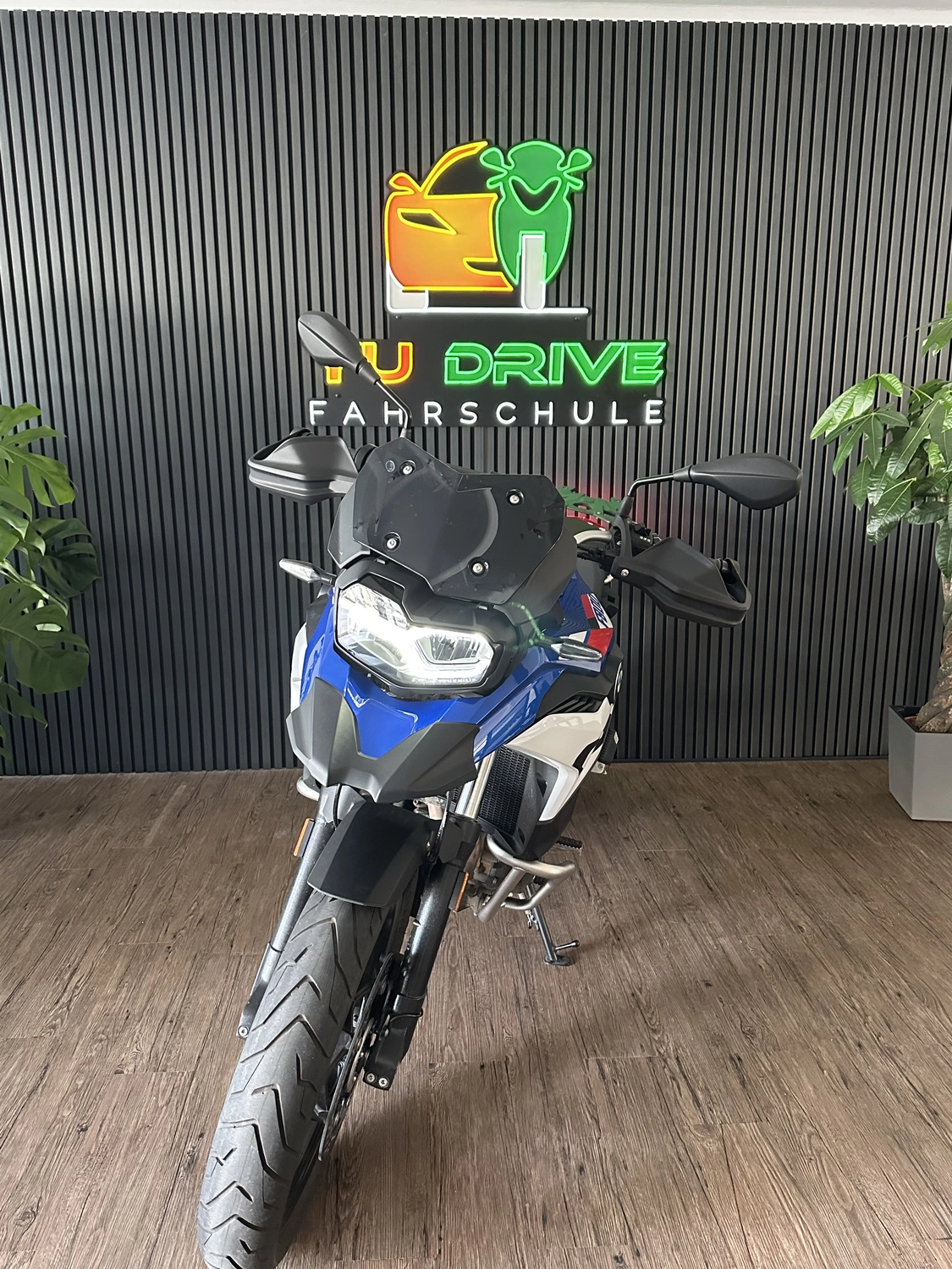 yu drive fahrschule, Führerschein, Führerscheinklassen, Fuhrpark, Theorieunterricht, PKW, Motorrad, Anhänger