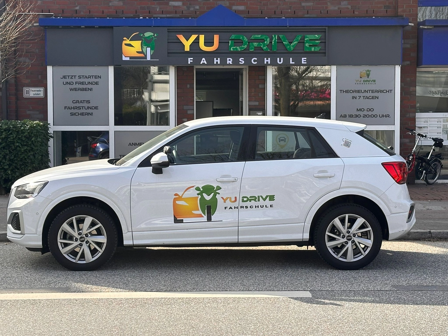 yu drive fahrschule, Führerschein, Führerscheinklassen, Fuhrpark, Theorieunterricht, PKW, Motorrad, Anhänger